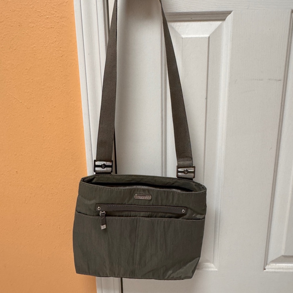 Baggallini Gray Crossbody Bag with Adjustable Straps